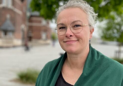 CD9CE2C3-703D-4542-8FC6-11C896102635